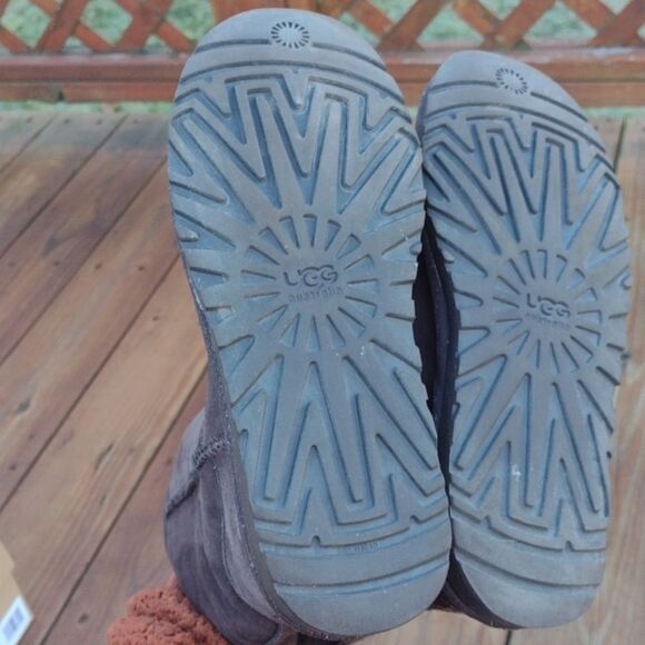 UGG Classic Short II Boot Chocolate Brown Size 6 - Picture 8 of 9